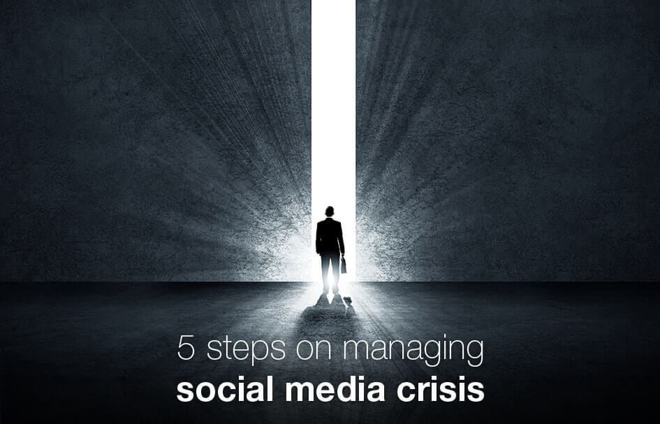 Award-winning guide on 5 steps to effectively manage a social media crisis.